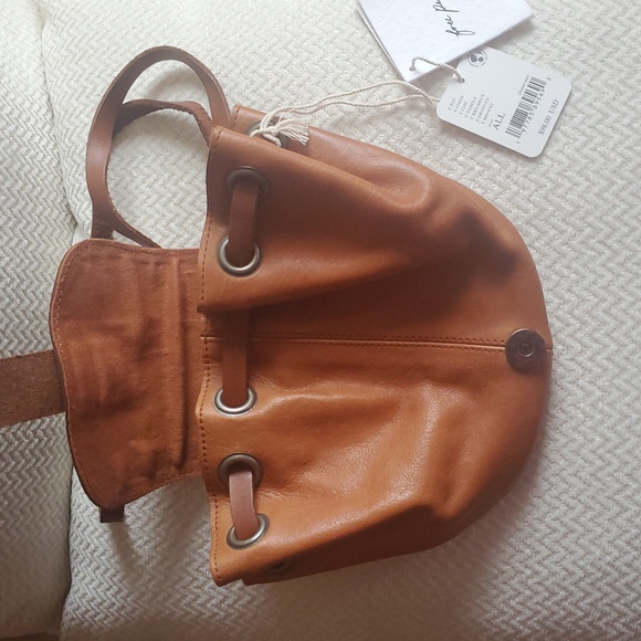 Free People We The Free Comeback Crossbody/Sap - Picture 9 of 16